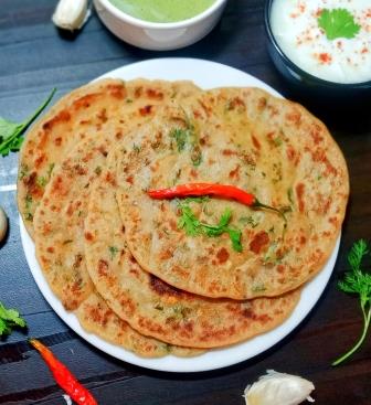 Trending Liquid Dough Garlic Paratha Recipe | Chili Garlic Paratha Recipe | Garlic Paratha with Liquid dough - with step by step photo