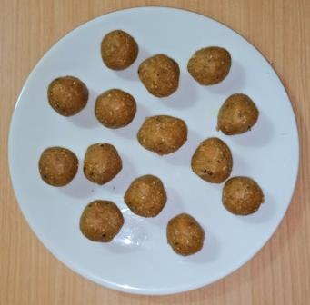 dry ginger and jaggery balls | Sonth Gur Ki Goli | Saunth ki Goli Recipe| Immunity Booster Goli or Ladoo