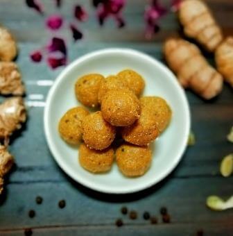 dry ginger and jaggery balls | Sonth Gur Ki Goli | Saunth ki Goli Recipe| Immunity Booster Goli or Ladoo