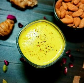 Haldi Ka Doodh | Turmeric milk recipe | Golden Milk Recipe | Turmeric Latte | turmeric milk benefits and side effects