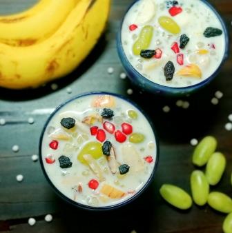 sabudana (sago) fruit custard